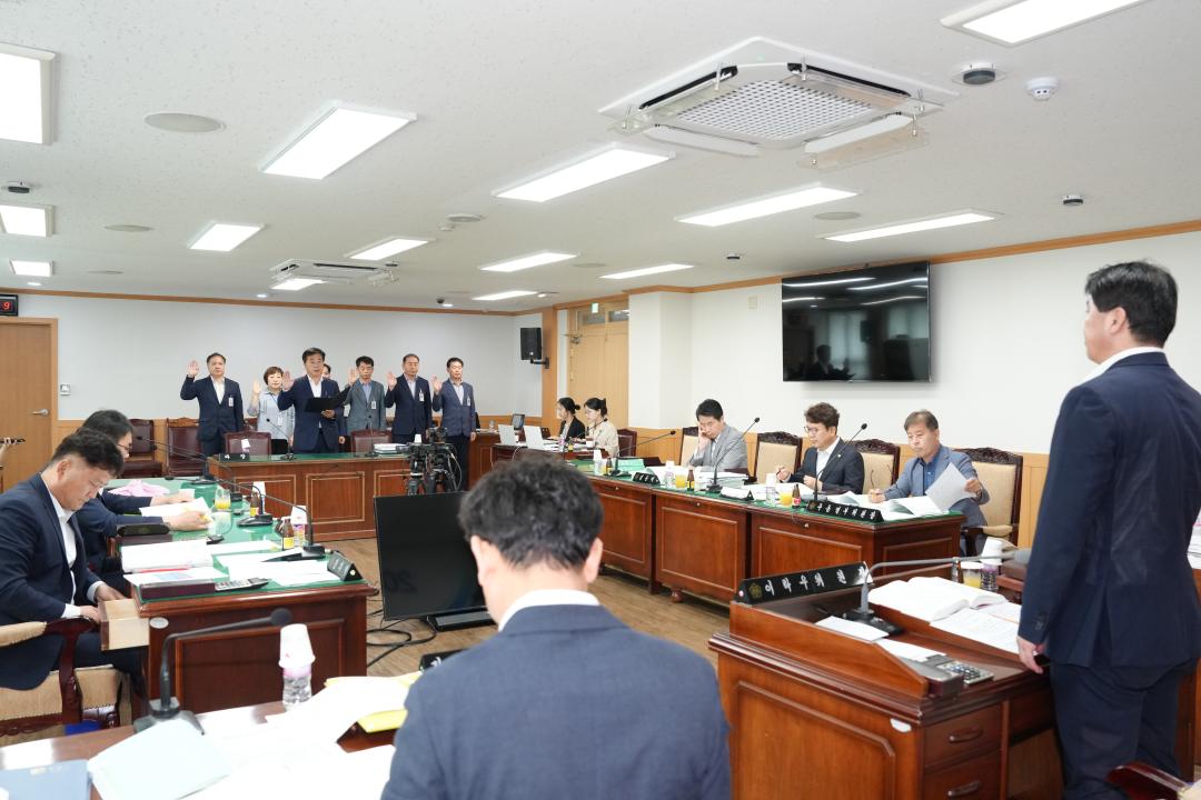 '제276회 경주시의회 제1차 정례회 중 행정사무감사(경제산업위원회)' 게시글의 사진(3) '06e5031d1eefd5e814b10cda857e44128d3de3c8a79b9a0d114f247e255ee93b.jpg'