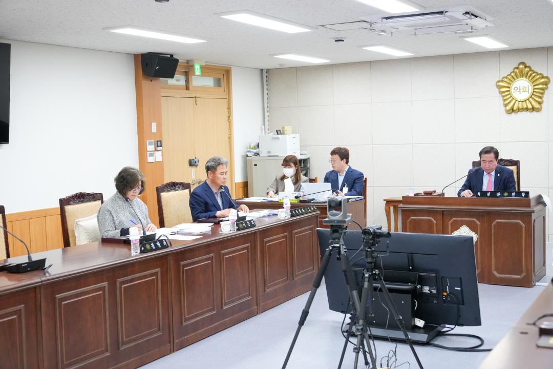 '제274회 경주시의회 임시회 중 제1차 행정복지위원회' 게시글의 사진(3) 'cb6c7ab64d5d8bf97311f18b32c375f3f75fe89b56c9632705420492dc082d8e.jpg'