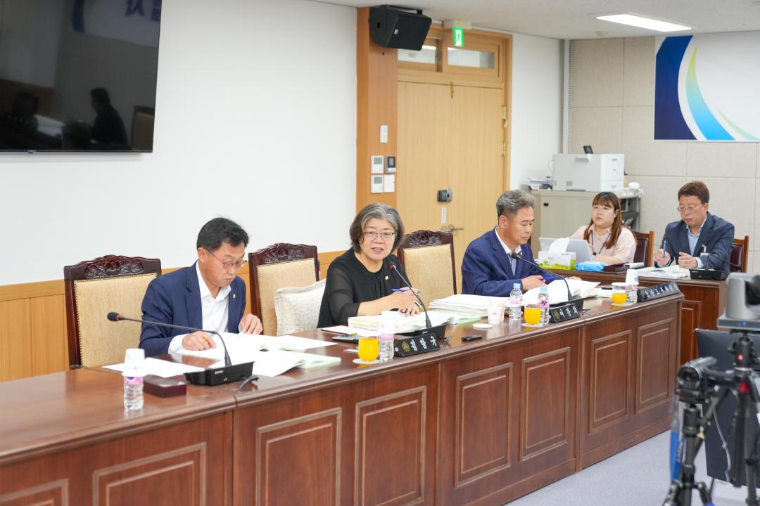 '제276회 경주시의회 제1차 정례회 중 행정사무감사(행정복지위원회)' 게시글의 사진(20) 'd9a5e4225daca49fcce43084231176d4c698d0f7c9f0926c4ebc88dbd7674927.jpg'