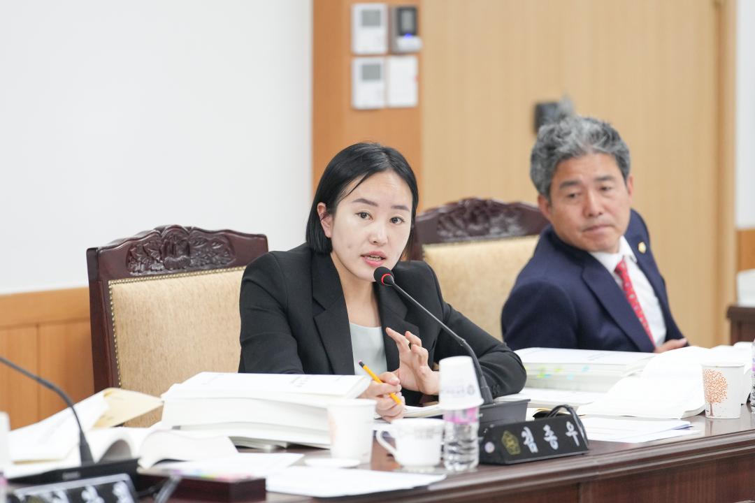 '제275회 경주시의회 임시회 중 예산결산특별위원회' 게시글의 사진(9) '09 20230501_(0305)_제275회 경주시의회 임시회 중 제1차 예산결산특별위원회_DSC02694.jpg'