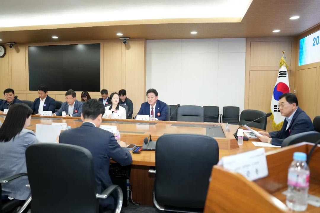'APEC 유치신청서 제작 용역 착수보고회' 게시글의 사진(3) '370521353_674803734709811_3978454766479146669_n.jpg'
