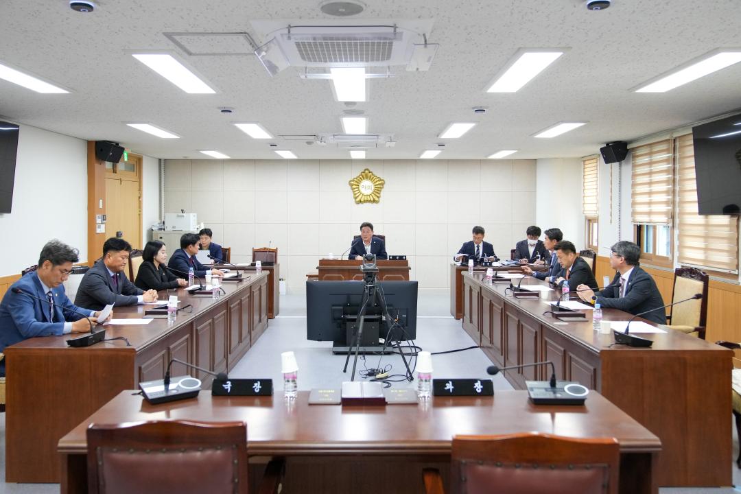 '제275회 경주시의회 임시회 제2차 본회의' 게시글의 사진(4) '06 20230504_(0628)_2025 APEC 경주 유치지원 특별위원회_DSC03660.jpg'