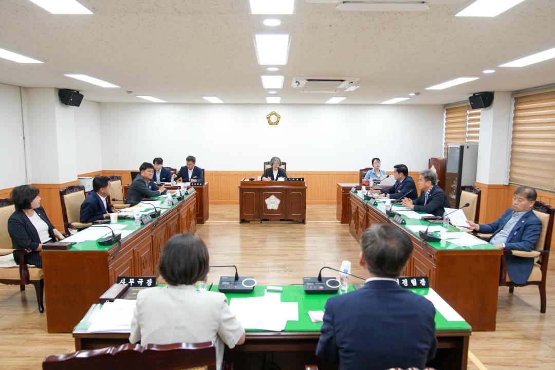 '제277회 경주시의회 임시회 중 의회운영위원회' 게시글의 사진(1) '01 20230905_(0129)_제277회 경주시의회 임시회 중 제1차 의회운영위원회_DSC02072.jpg'