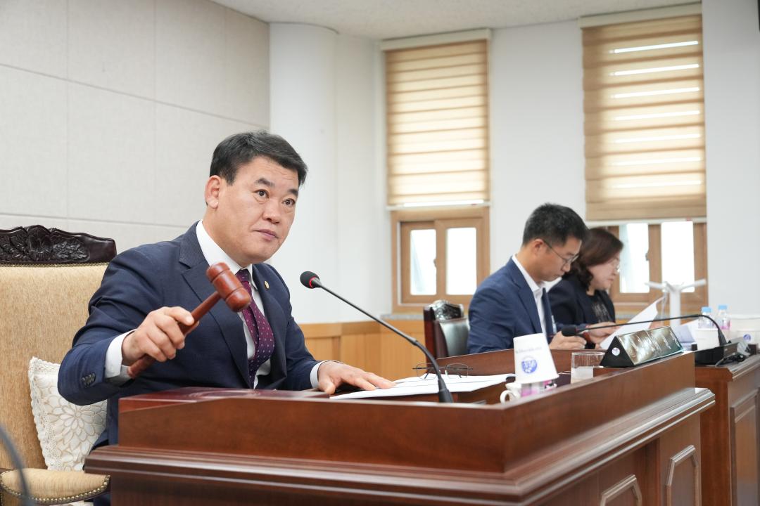 '제276회 제1차 정례회 중 제1차 예산결산특별위원회' 게시글의 사진(2) '02 20230608_(0046)_제276회 경주시의회 제1차 정례회 중 제1차 예산결산특별위원회_DSC00331.jpg'