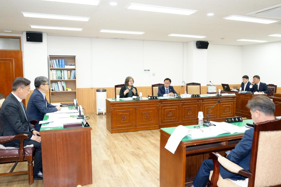 '제275회 경주시의회 임시회 중 의회운영위원회' 게시글의 사진(1) '1.운영위원회 (1).jpg'