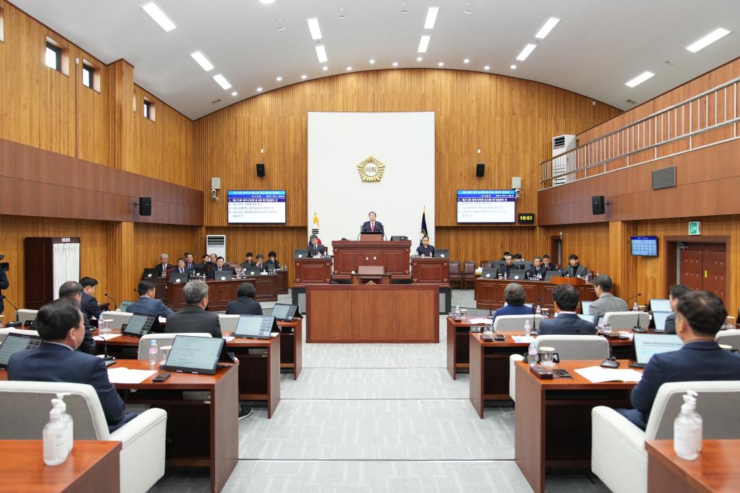 '제273회 임시회 1차 본회의' 게시글의 사진(1) '01 20230217_(0221)_제273회 경주시의회 임시회 제1차 본회의_DSC00688.jpg'