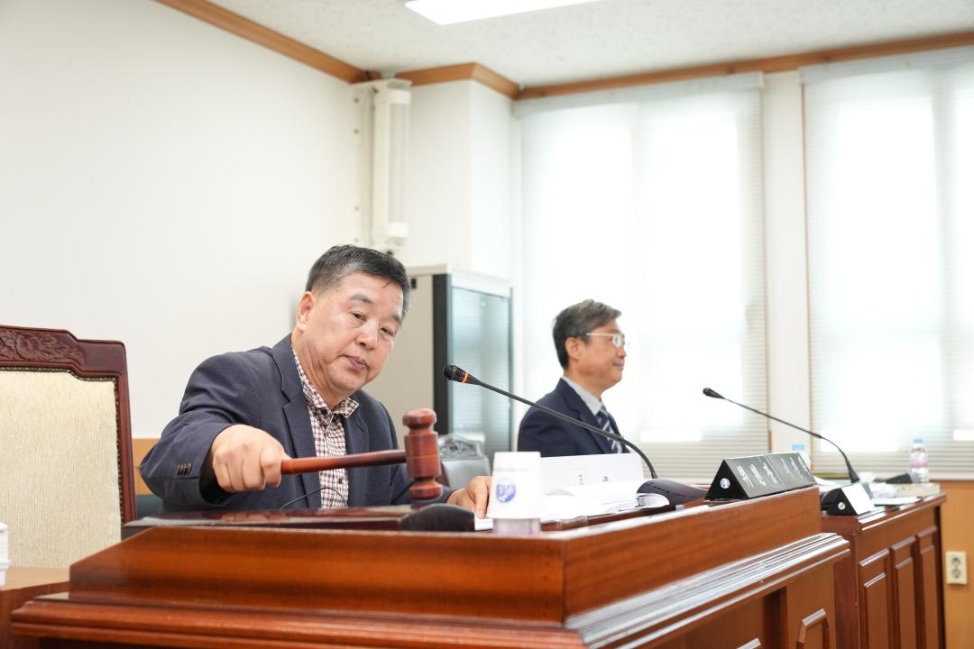 '제277회 경주시의회 임시회 중 문화도시위원회' 게시글의 사진(2) '06 20230905_(0329)_제277회 경주시의회 임시회 중 제1차 문화도시위원회_DSC02156.jpg'