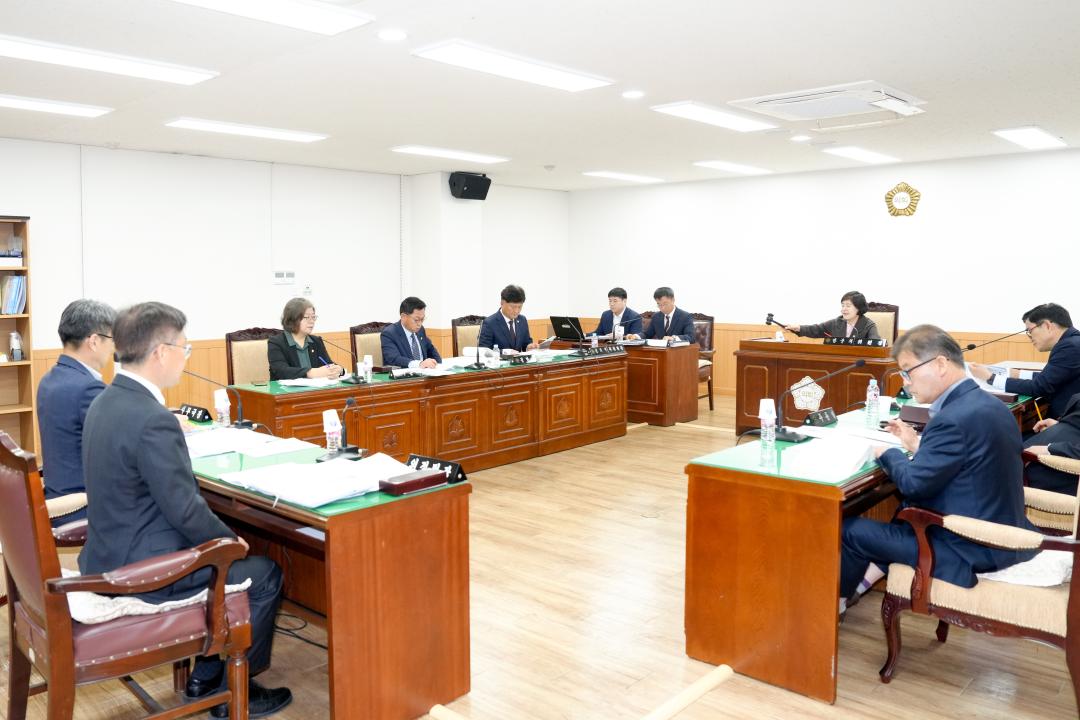 '제275회 경주시의회 임시회 중 의회운영위원회' 게시글의 사진(2) '2.운영위원회 (2).jpg'