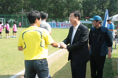 2009전국초등학교축구대회관계자격려