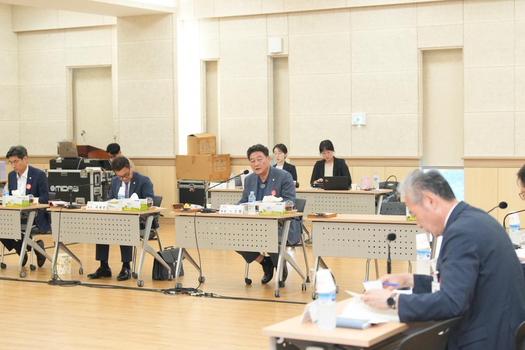 '행정복지위원회 행정사무감사 (안강읍, 천북면)' 게시글의 사진(13) '20230619_(0228)_행정복지위원회 행정사무감사 (안강읍)_DSC05360.jpg'