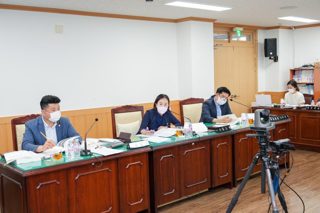 '제270회 임시회 문화도시위원회 회의' 게시글의 사진(14) '20220808_(427)_제270회 임시회 문화도시윙원회 1차 회의_DSC09753.jpg'
