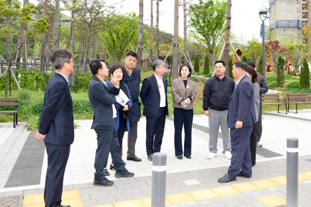 '문화도시위원회 현장방문' 게시글의 사진(4) '20240422_ 문화도시위원회 현장방문 (신경주역세권 사업현장및 관광안내소 방문) (16).jpg'