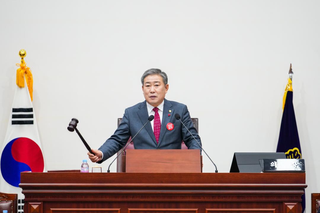 '제279회 경주시의회 제2차 정례회 제3차 본회의' 게시글의 사진(1) '20231220_(0087)_제279회 경주시의회 제2차 정례회 제3차 본회의_DSC06115.jpg'