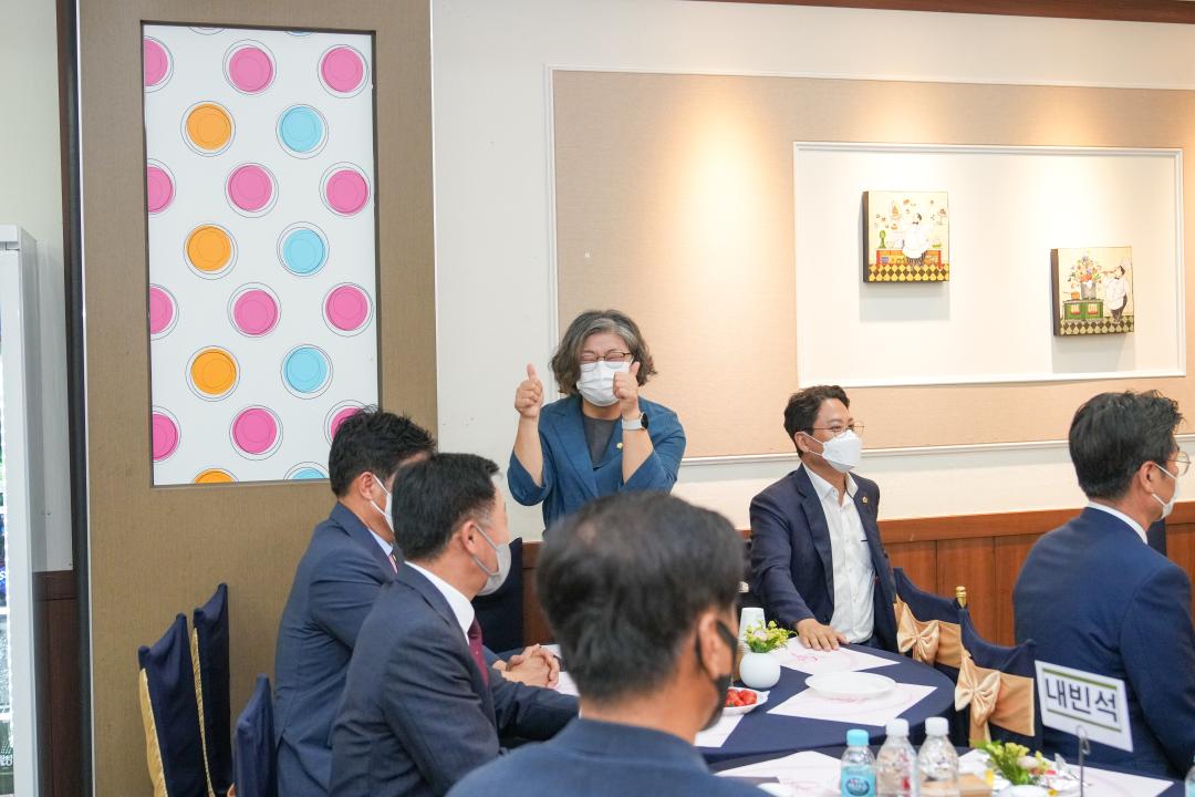'2022 새마을 여인상 시상식 및 새마을여성봉사자실천대회' 게시글의 사진(16) '20220722_(521)_2022 새마을 여인상 시상식 및 새마을여성봉사자실천대회_DSC05767.jpg'