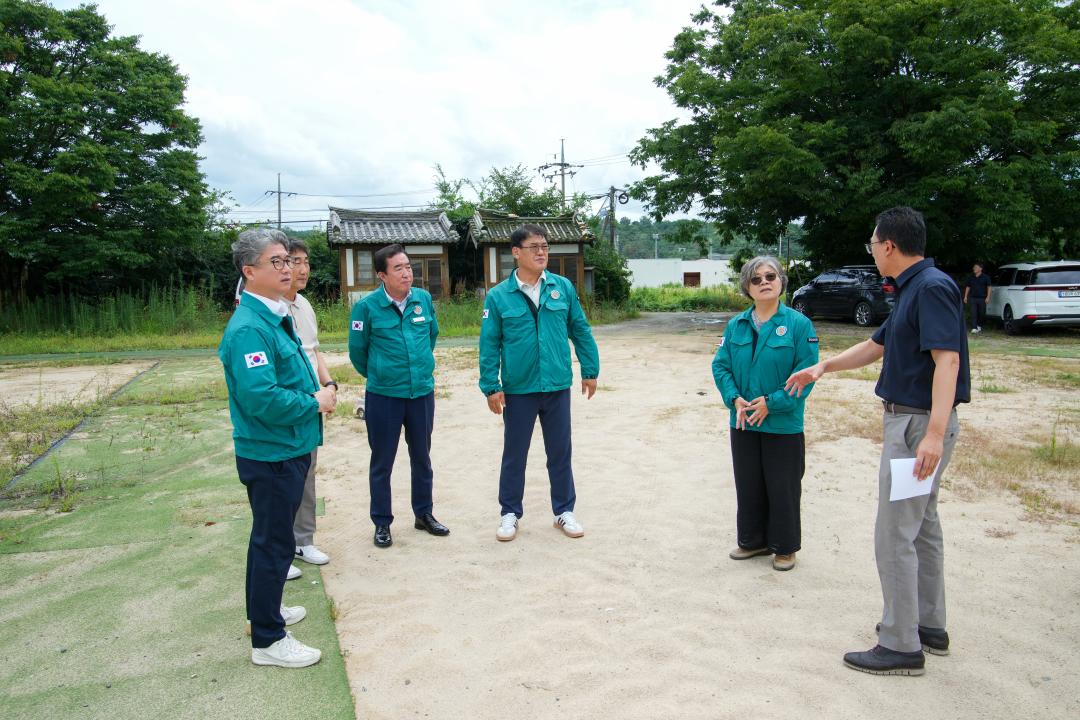 '문화도시위원회 현장방문(경주 라원_예술창작소 부지)' 게시글의 사진(26) '20240821_(0465)_문화도시위원회 현장방문(경주 라원_예술창작소 부지)_DSC08305.jpg'