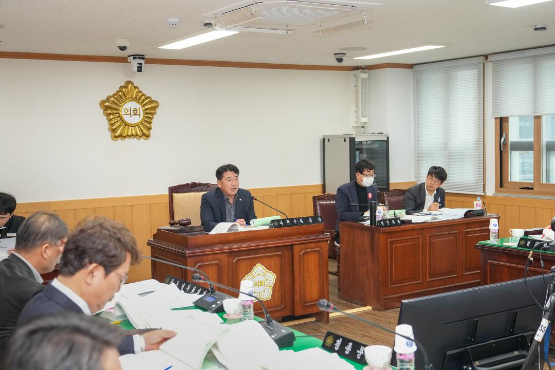 '제279회 경주시의회 제2차 정례회 제4차 경제산업위원회' 게시글의 사진(16) '20231214_(0404)_제279회 경주시의회 제2차 정례회 제4차 경제산업위원회_DSC05010.jpg'