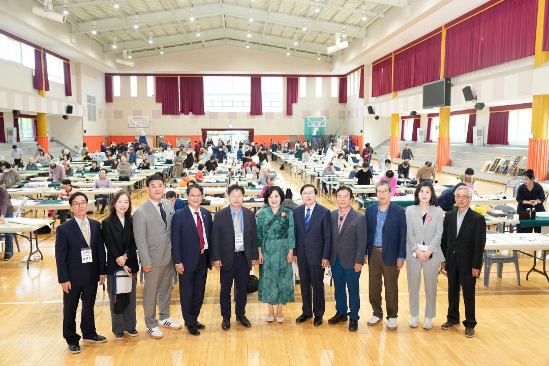 '제16회 고운서예전국휘호대전' 게시글의 사진(1) '20241013-DSC05683.jpg'
