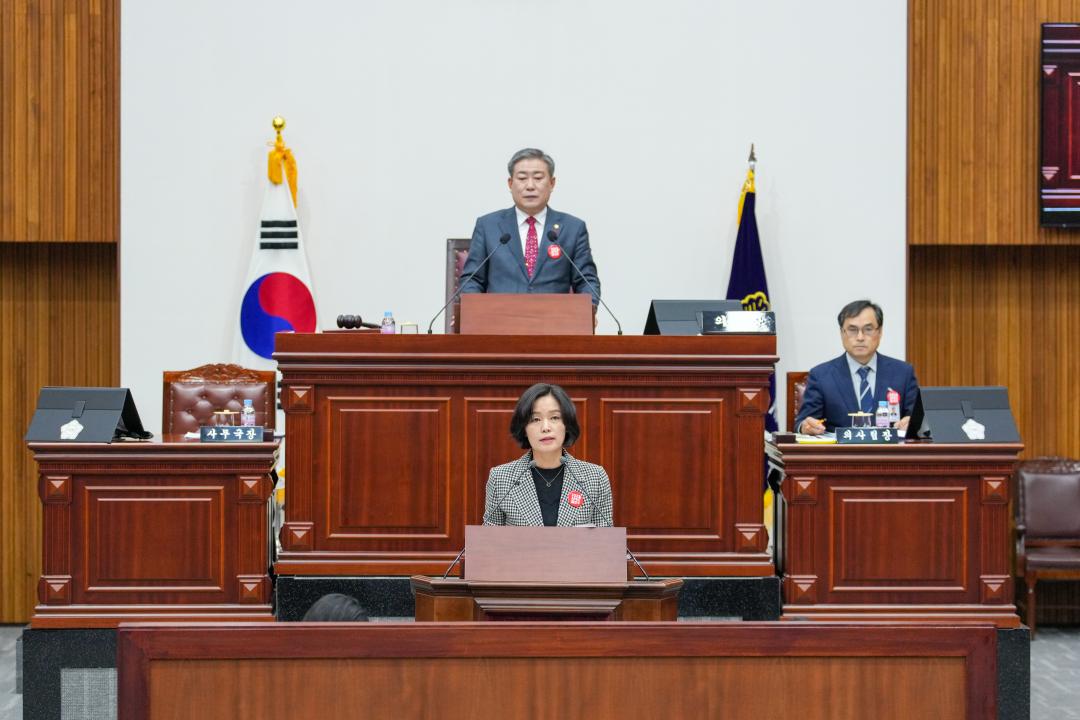 '제279회 경주시의회 제2차 정례회 제3차 본회의' 게시글의 사진(2) '20231220_(0097)_제279회 경주시의회 제2차 정례회 제3차 본회의_DSC06125.jpg'