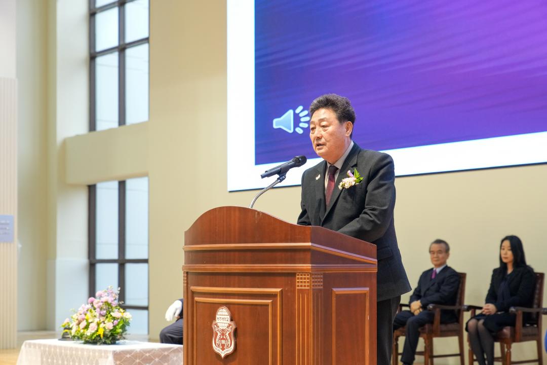 '신경주대학교 신입생 및 스마트시니어 대학 입학식' 게시글의 사진(2) '02 20250304_(0013)_신경주대학교 신입생 및 스마트시니어 대학 입학식_DSC09821.jpg'