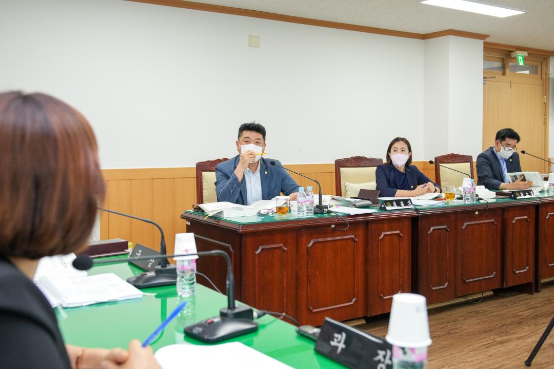 '제270회 임시회 문화도시위원회 회의' 게시글의 사진(16) '20220808_(465)_제270회 임시회 문화도시윙원회 1차 회의_DSC09794.jpg'