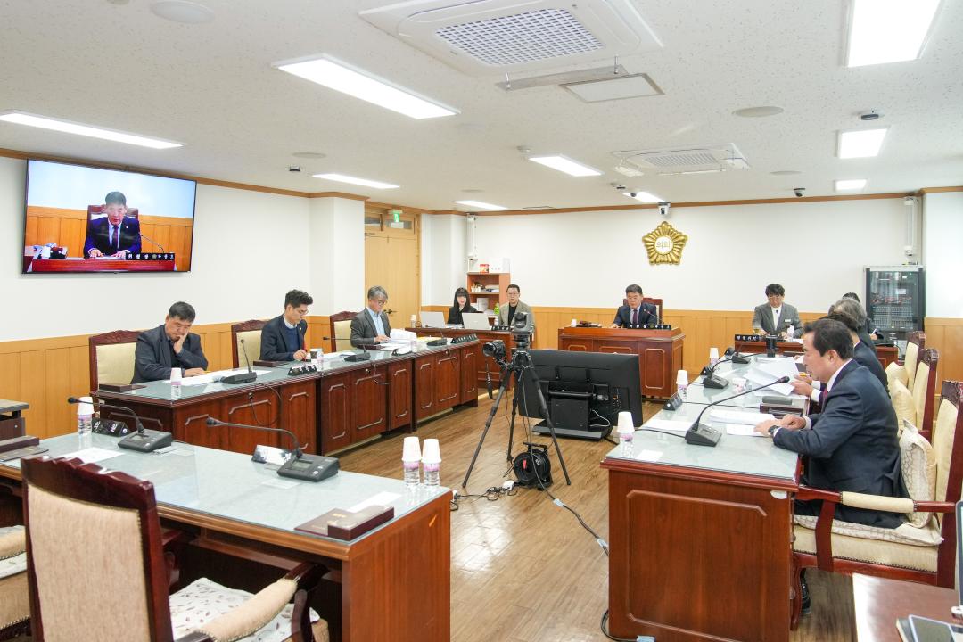 '제287회 경주시의회 제2차 정례회 중 제1차 문화도시위원회' 게시글의 사진(15) '20241129_(0343)_제287회 경주시의회 제2차 정례회 중 제1차 문화도시위원회_DSC01995.jpg'