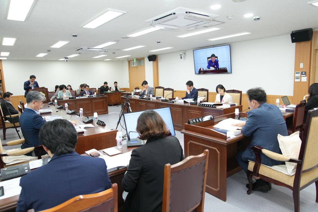 '2025 APEC 경주유치지원 특별위원회 간담회' 게시글의 사진(4) '20240510_(0063)_2025 APEC 경주유치지원 특별위원회 간담회_DSC09813.jpg'