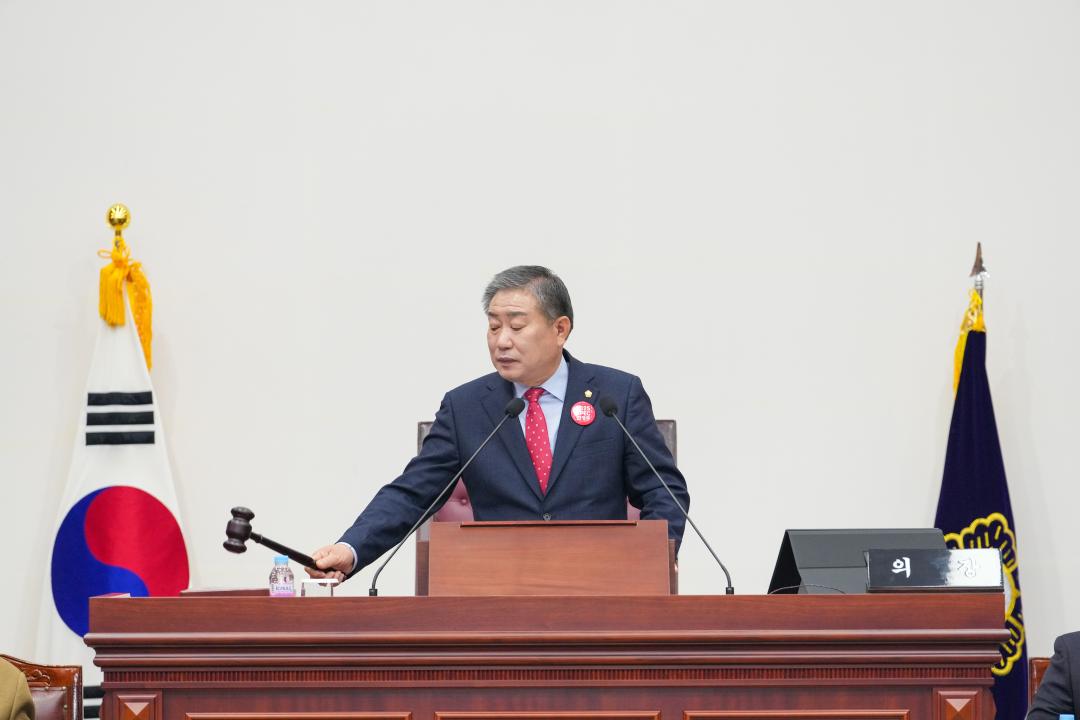 '제280회 경주시의회 임시회 제1차 본회의' 게시글의 사진(6) '20240216_(0093)_제280회 경주시의회 임시회 제1차 본회의_DSC03697.jpg'