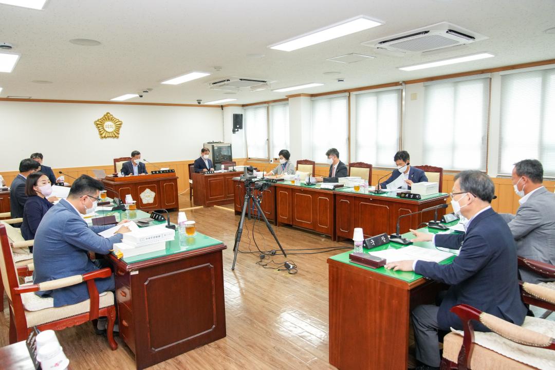 '제270회 임시회 문화도시위원회 회의' 게시글의 사진(4) '20220808_(306)_제270회 임시회 문화도시윙원회 1차 회의_DSC09453.jpg'