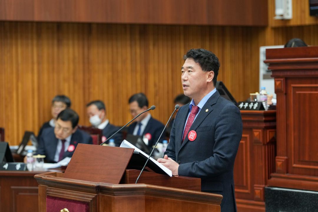 '제279회 경주시의회 제2차 정례회 제3차 본회의' 게시글의 사진(16) '20231220_(0393)_제279회 경주시의회 제2차 정례회 제3차 본회의_DSC06424.jpg'