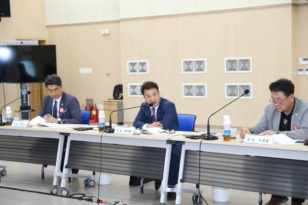 '행정복지위원회 행정사무감사(황성동, 동천동)' 게시글의 사진(18) '20230620_(0968)_행정복지위원회 행정사무감사(동천동)_A21Q1924.jpg'