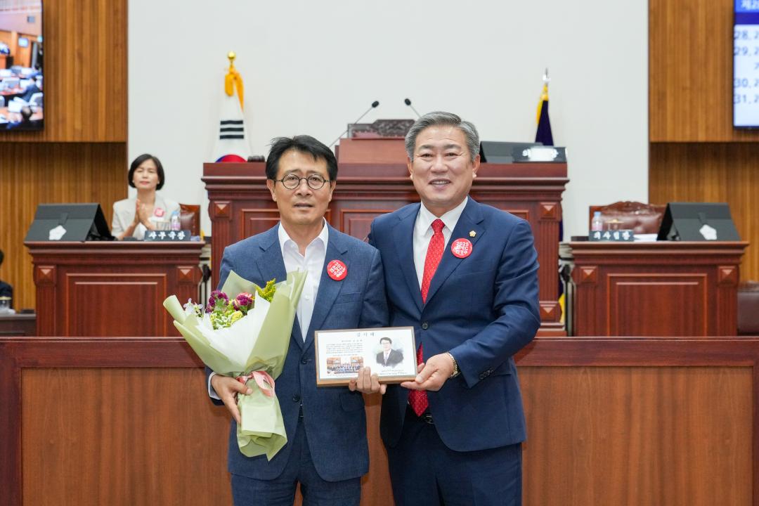 '제282회 경주시의회 제1차 정례회 제2차 본회의' 게시글의 사진(36) '20240627_(0393)_제282회 경주시의회 제1차 정례회 제2차 본회의_DSC02274.jpg'