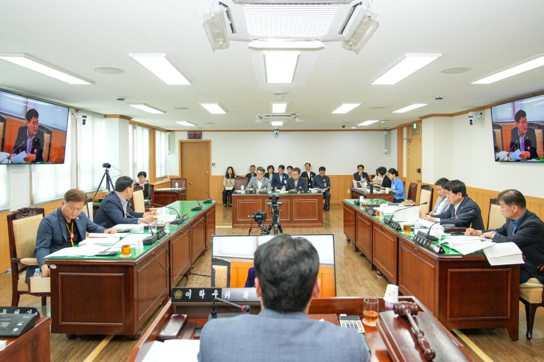 '경제산업위원회 행정사무감사' 게시글의 사진(20) '20240619_(0110)_경제산업위원회 행정사무감사_DSC09296.jpg'