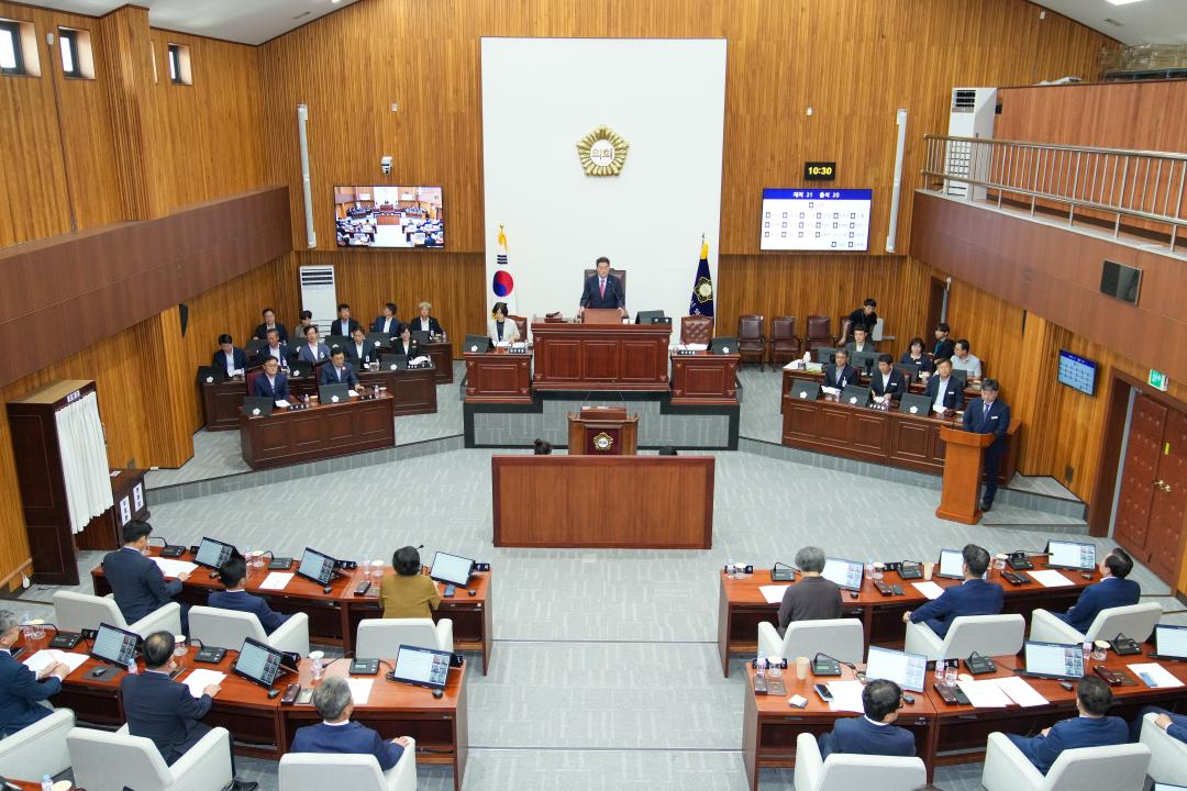 '제284회 경주시의회 임시회 제1차 본회의' 게시글의 사진(1) '20240826_(0005)_제284회 경주시의회 임시회 제1차 본회의_DSC08979.jpg'