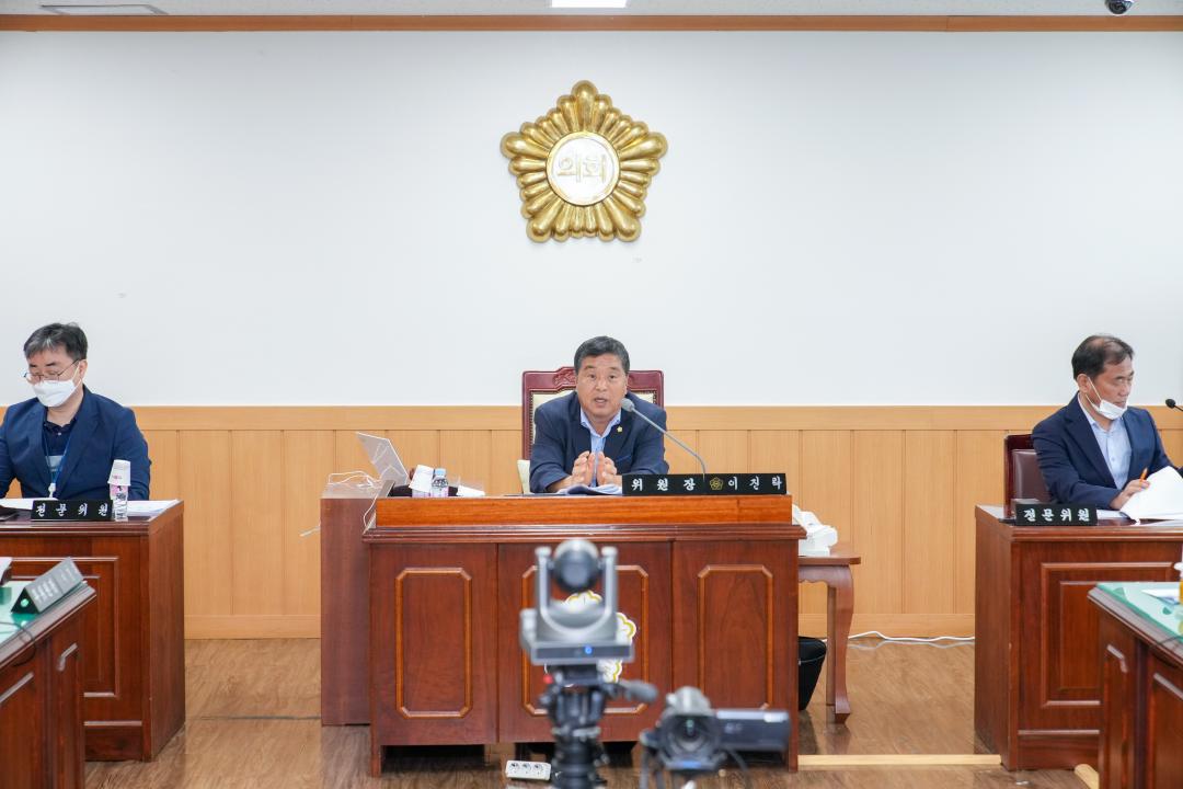 '제270회 임시회 문화도시위원회 회의' 게시글의 사진(7) '20220808_(360)_제270회 임시회 문화도시윙원회 1차 회의_DSC09538.jpg'