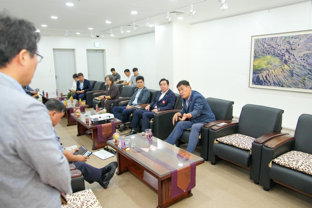 '문화도시위원회 현장방문' 게시글의 사진(7) '20240729_(0060)_문화도시위원회 현장방문(경주문화재단, 예술의전당 시설견학)_DSC00889.jpg'