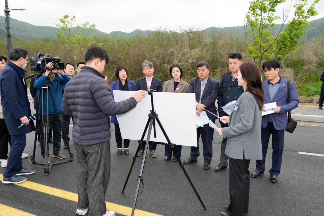 '문화도시위원회 현장방문' 게시글의 사진(1) '20240422_ 문화도시위원회 현장방문 (신경주역세권 사업현장및 관광안내소 방문) (42).jpg'