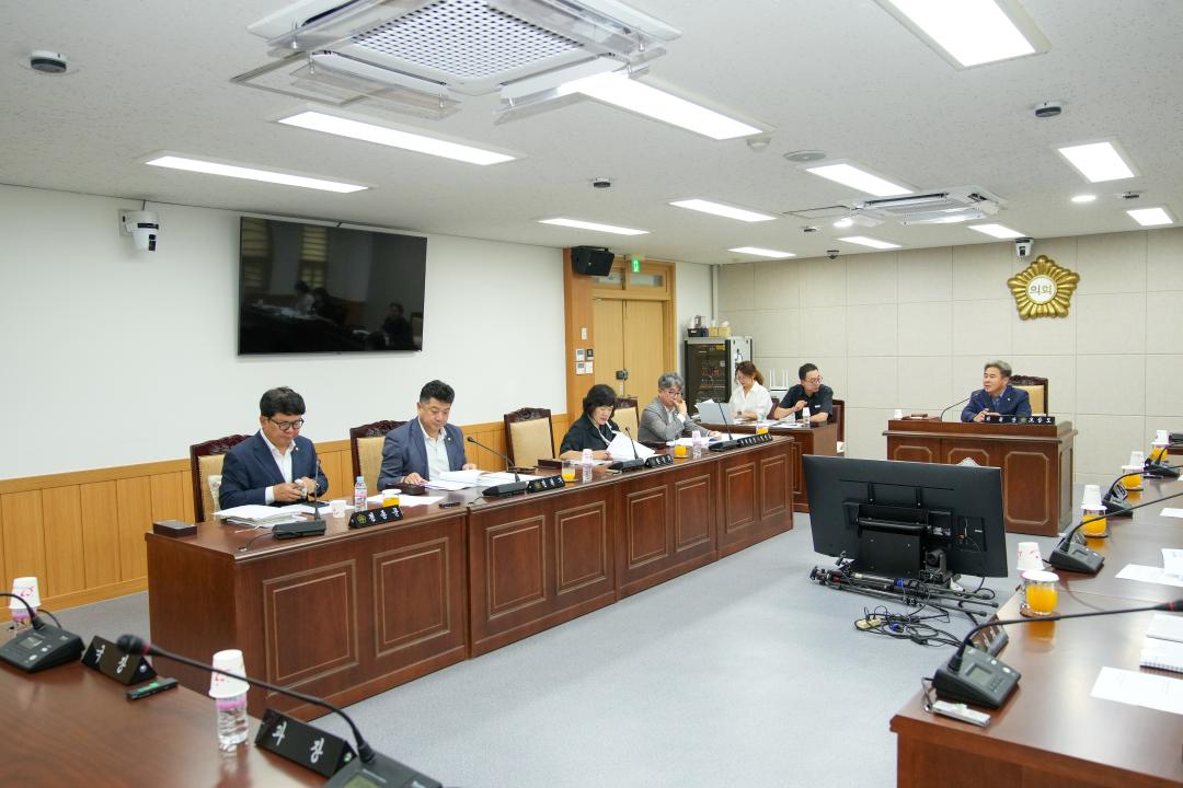 '국책추진·원전특별위원회 간담회 및 제283회 임시회 폐회 중 제1차 국책추진·원전특별위원회 회의' 게시글의 사진(4) '20240814_(0614)_국책추진·원전특별위원회 간담회 및 제283회 임시회 폐회 중 제1차 국책추진·원전특별위원회 회의_DSC06200.jpg'