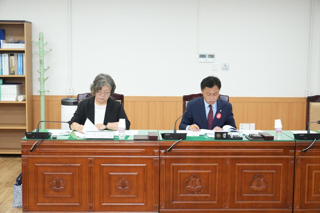 '제282회 경주시의회 제1차 정례회 중 제1차 의회운영위원회' 게시글의 사진(11) '20240610_(0025)_제282회 경주시의회 제1차 정례회 중 제1차 의회운영위원회_DSC07651.jpg'