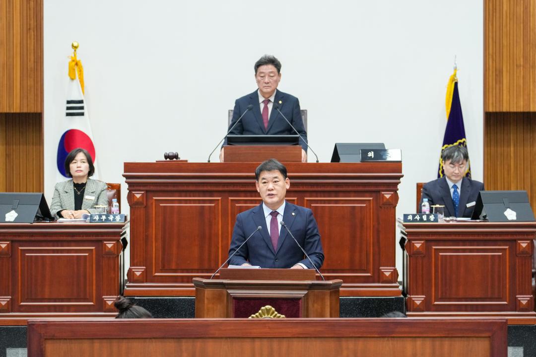 '제287회 경주시의회 제2차 정례회 중 제1차 본회의' 게시글의 사진(12) '20241128_(0187)_제287회 경주시의회 제2차 정례회 중 제1차 본회의_DSC01056.jpg'