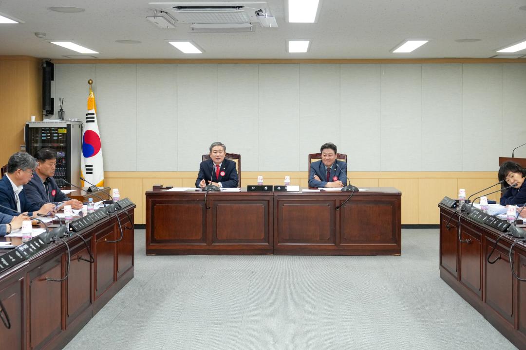 '전체의원 간담회' 게시글의 사진(3) '03 20240522_(0296)_전체의원 간담회_DSC03157.jpg'