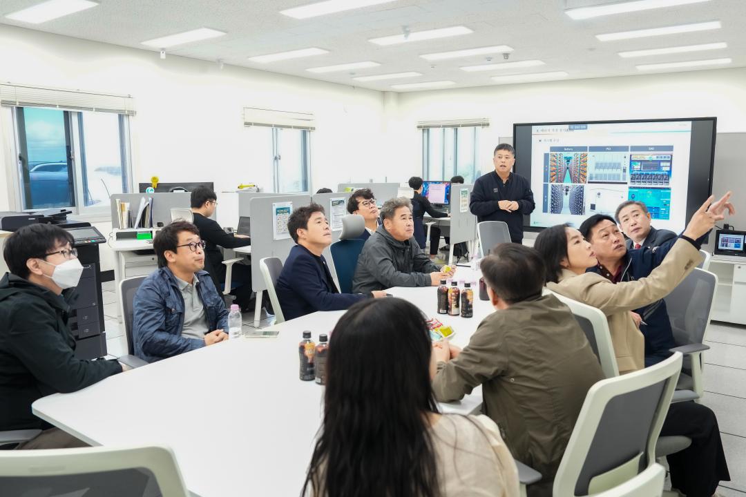 '경제산업위원회 선진지견학(영양풍력발전단지,자작나무 등)' 게시글의 사진(3) '20241029-경제산업위원회 선진지 견학(영양풍력발전단지,자작나무숲 등) (80).jpg'