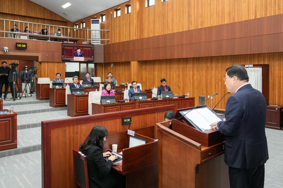 '제279회 경주시의회 제2차 정례회 제3차 본회의' 게시글의 사진(28) '20231220_(0555)_제279회 경주시의회 제2차 정례회 제3차 본회의_DSC06586.jpg'
