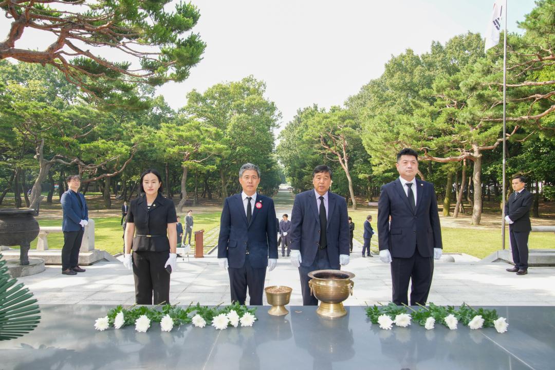 '경주시의회 9대 개원 1주년 기념행사 - 충혼탑 참배' 게시글의 사진(7) '20230703_(0071)_경주시의회 9대 개원 1주년 기념행사_DSC00801.jpg'