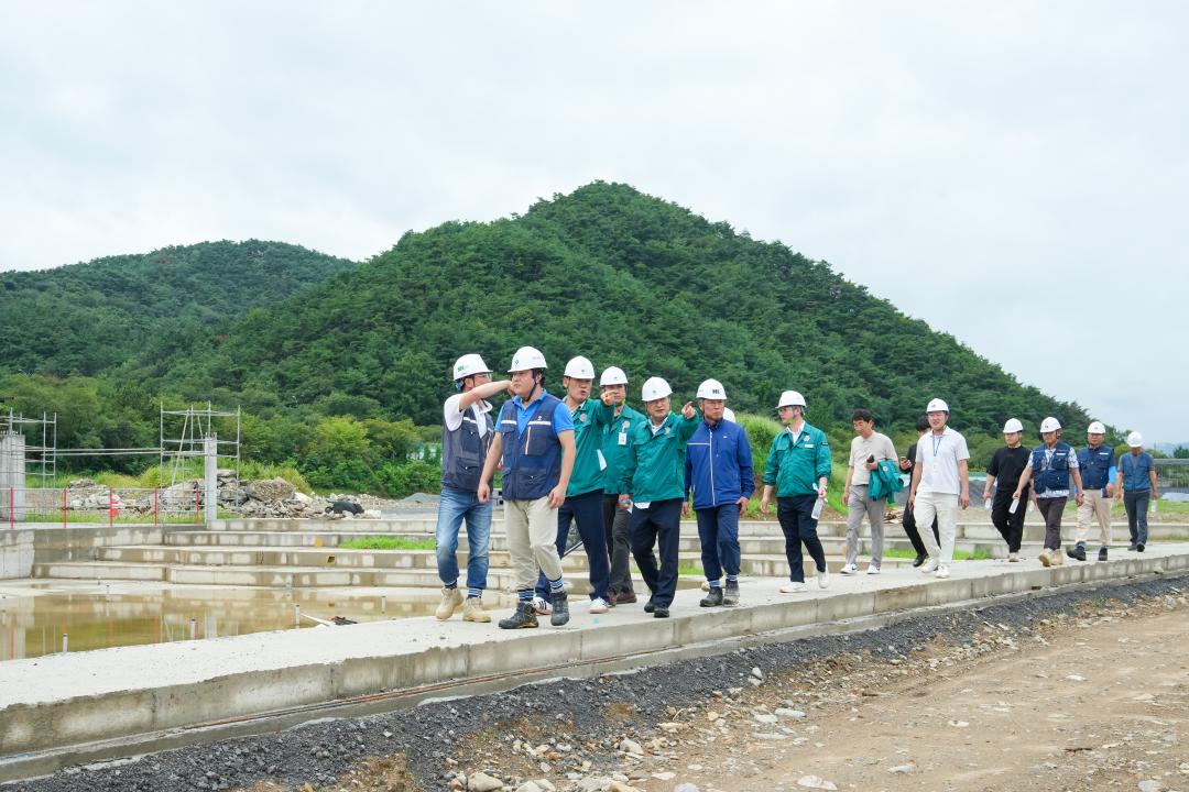 '문화도시위원회 현장방문(경주 라원_예술창작소 부지)' 게시글의 사진(18) '20240821_(0331)_문화도시위원회 현장방문(경주 라원_예술창작소 부지)_DSC08166.jpg'