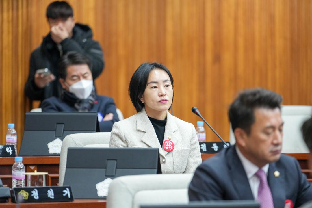 '제279회 경주시의회 제2차 정례회 제3차 본회의' 게시글의 사진(22) '20231220_(0444)_제279회 경주시의회 제2차 정례회 제3차 본회의_DSC06475.jpg'
