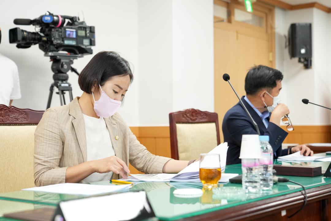 '문화도시위원회 간담회' 게시글의 사진(9) '20220822_(080)_문화도시위원회 간담회_DSC01319.jpg'