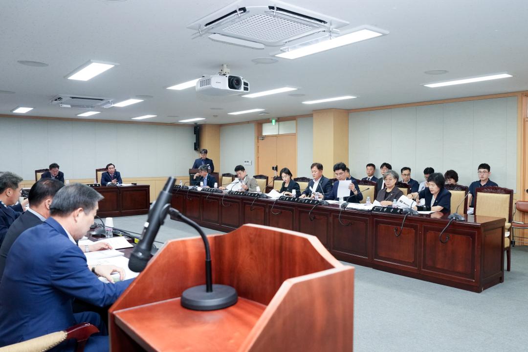 '전체의원 간담회' 게시글의 사진(10) '20240902-전체의원 간담회DSC05663 (5).jpg'