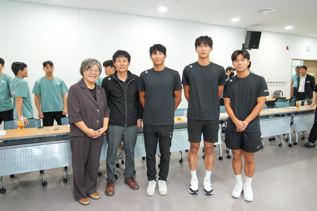'문화도시위원회 경주시청 직장운동경기부 선수 격려 간담회' 게시글의 사진(20) '20240902_(0299)_문화도시위원회 경주시청 직장운동경기부 선수 격려 간담회_DSC01228.jpg'
