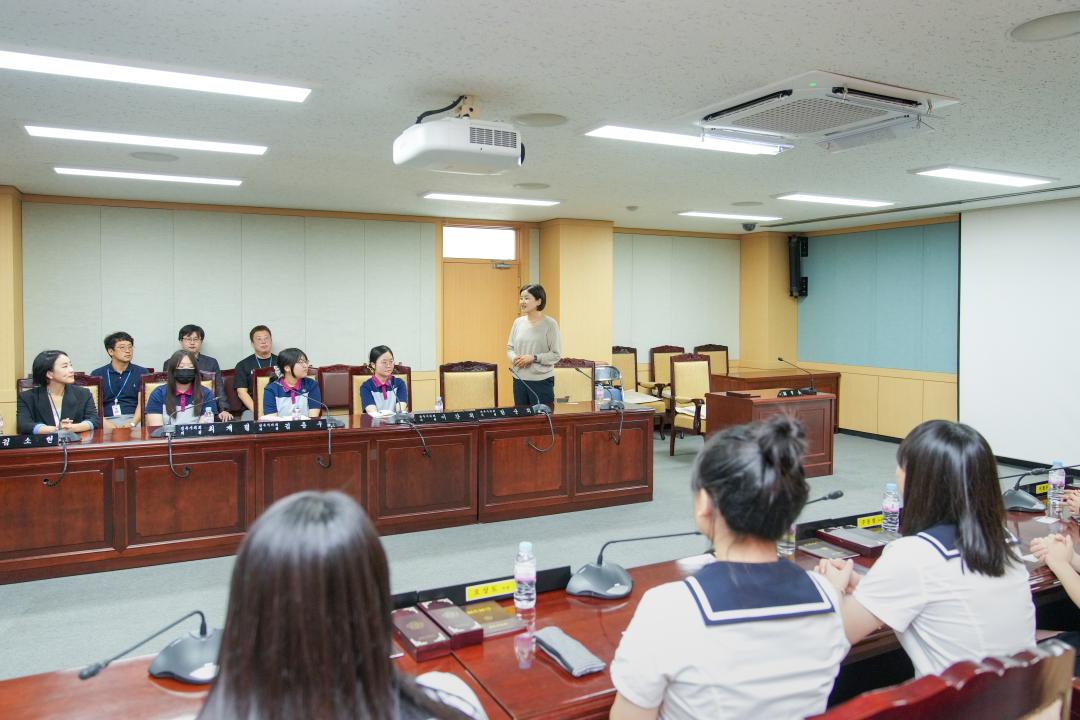 '근화여자고등학교 의회 방문 (청소년 사회 참여 활동)' 게시글의 사진(13) '20240903_(0055)_근화여자고등학교 경주시의회 방문_DSC01381.jpg'