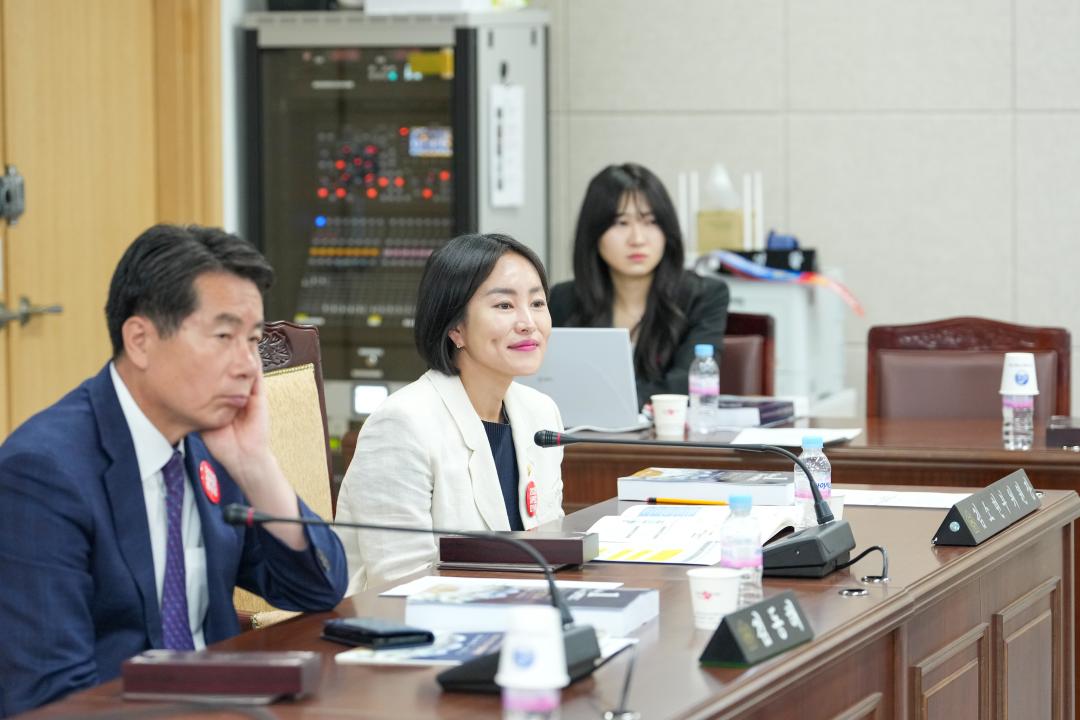 '2025 APEC 경주유치지원 특별위원회 간담회' 게시글의 사진(7) '20240510_(0114)_2025 APEC 경주유치지원 특별위원회 간담회_DSC09864.jpg'